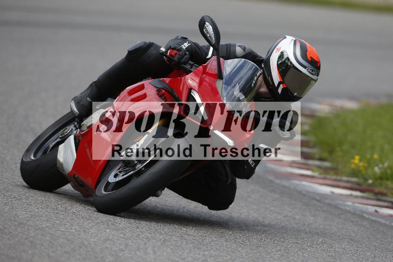 /Archiv-2024/29 12.06.2024 MOTO.CH Track Day ADR/Gruppe gelb/unklar